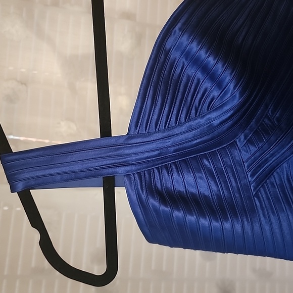 BCBGMAXXZARIA Blue bandage dress - Picture 3 of 6